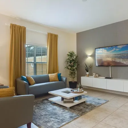 Townhome W Pool Near Disney & Orlando Attractions